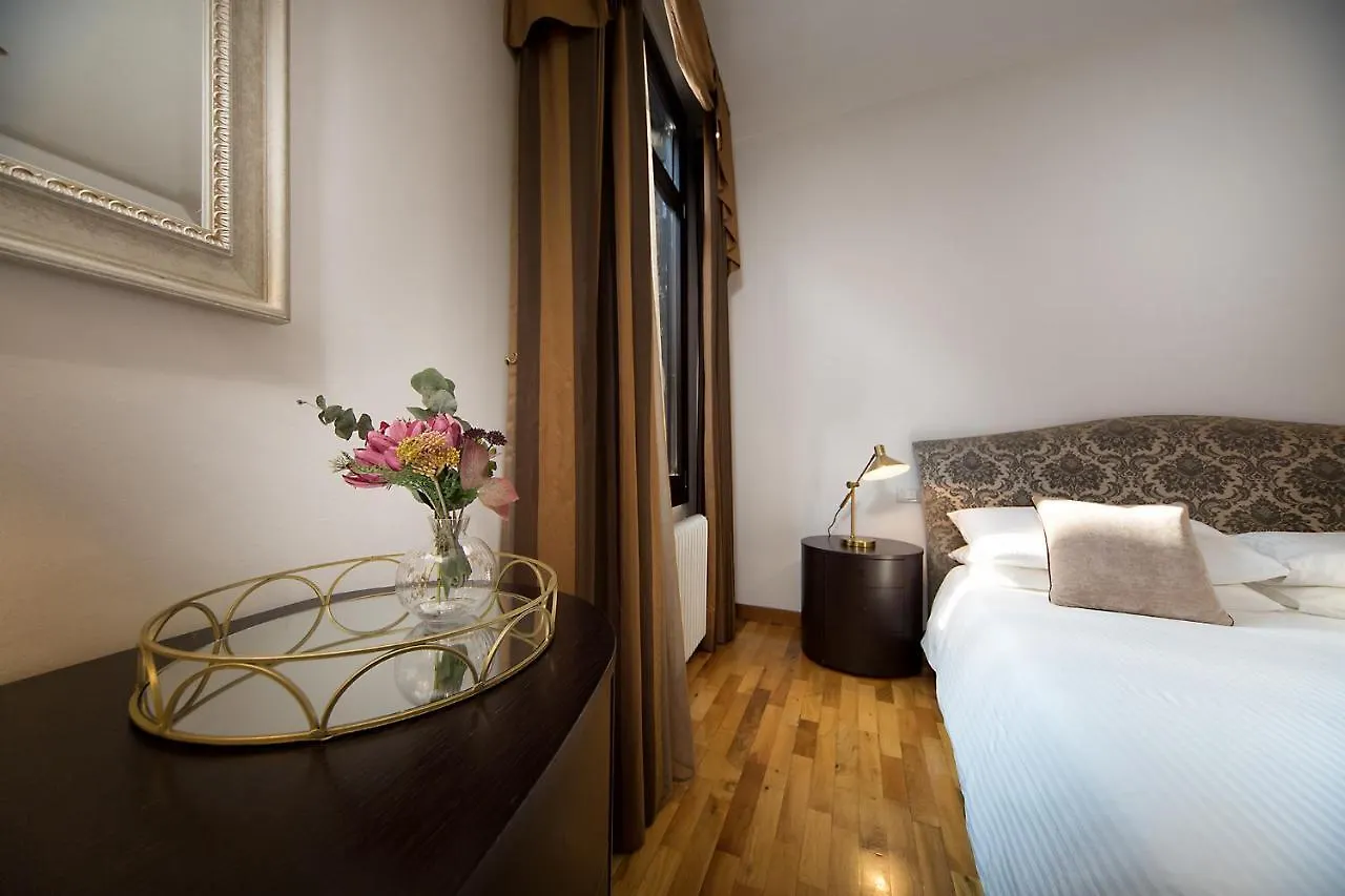 Apartment Suite Veronica & Maison Laguna Venice