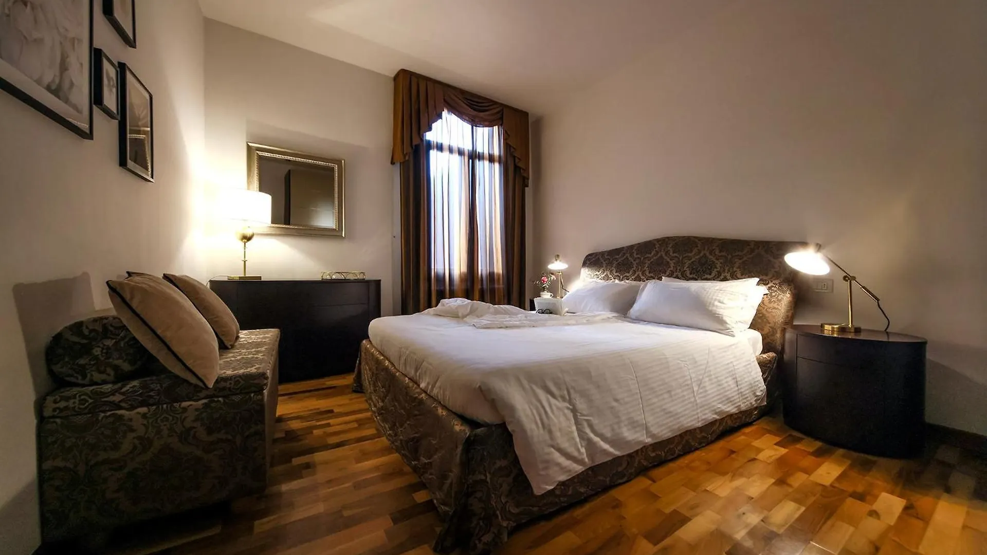 Suite Veronica & Maison Laguna Venice Italy