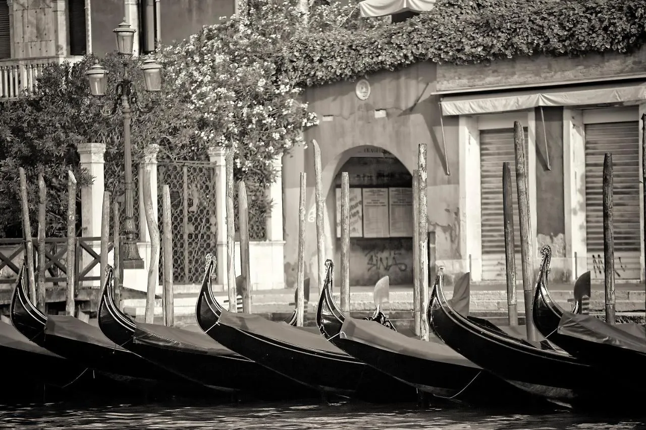Apartment Suite Veronica & Maison Laguna Venice Italy
